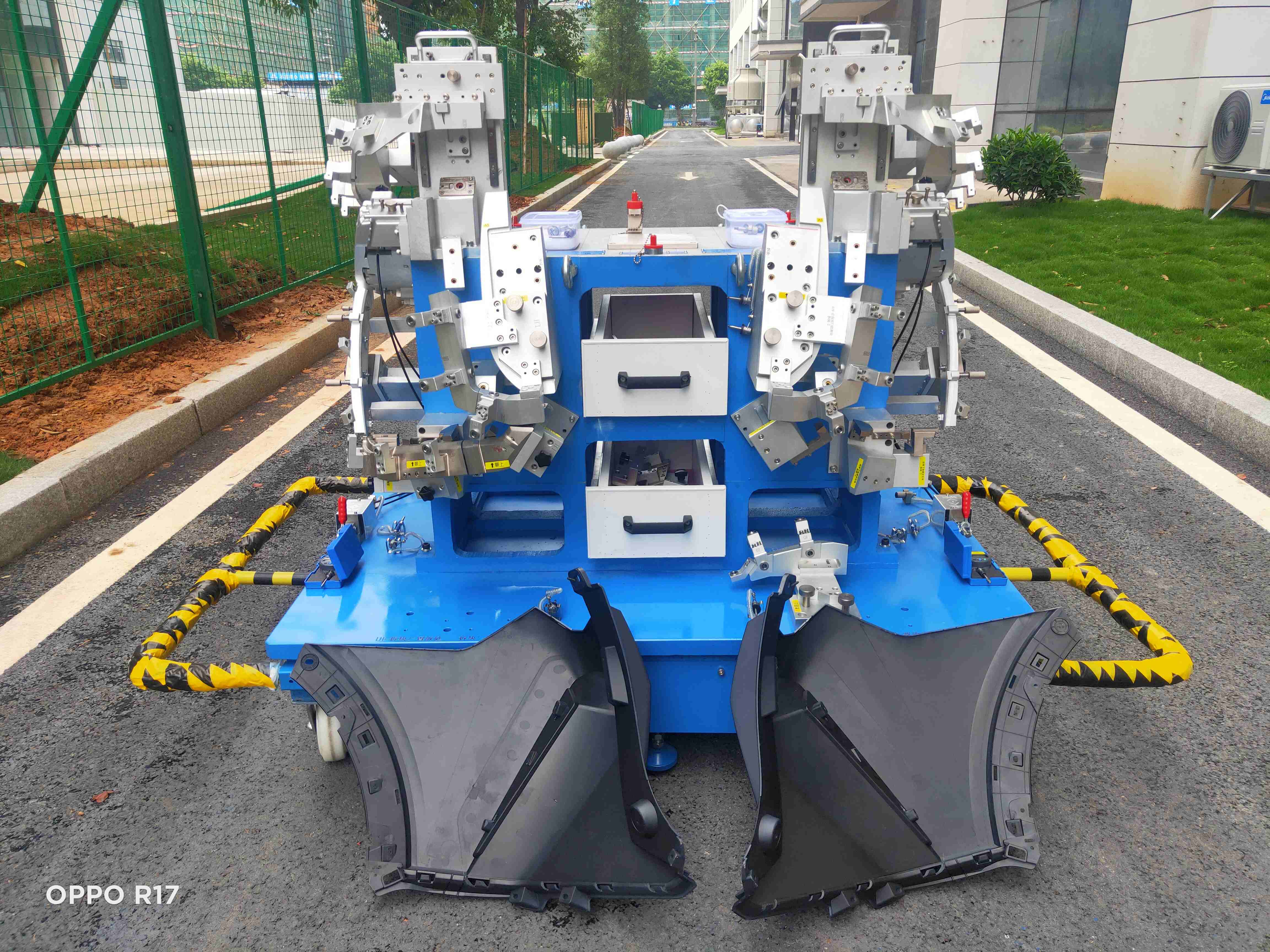 High-end product checking fixture