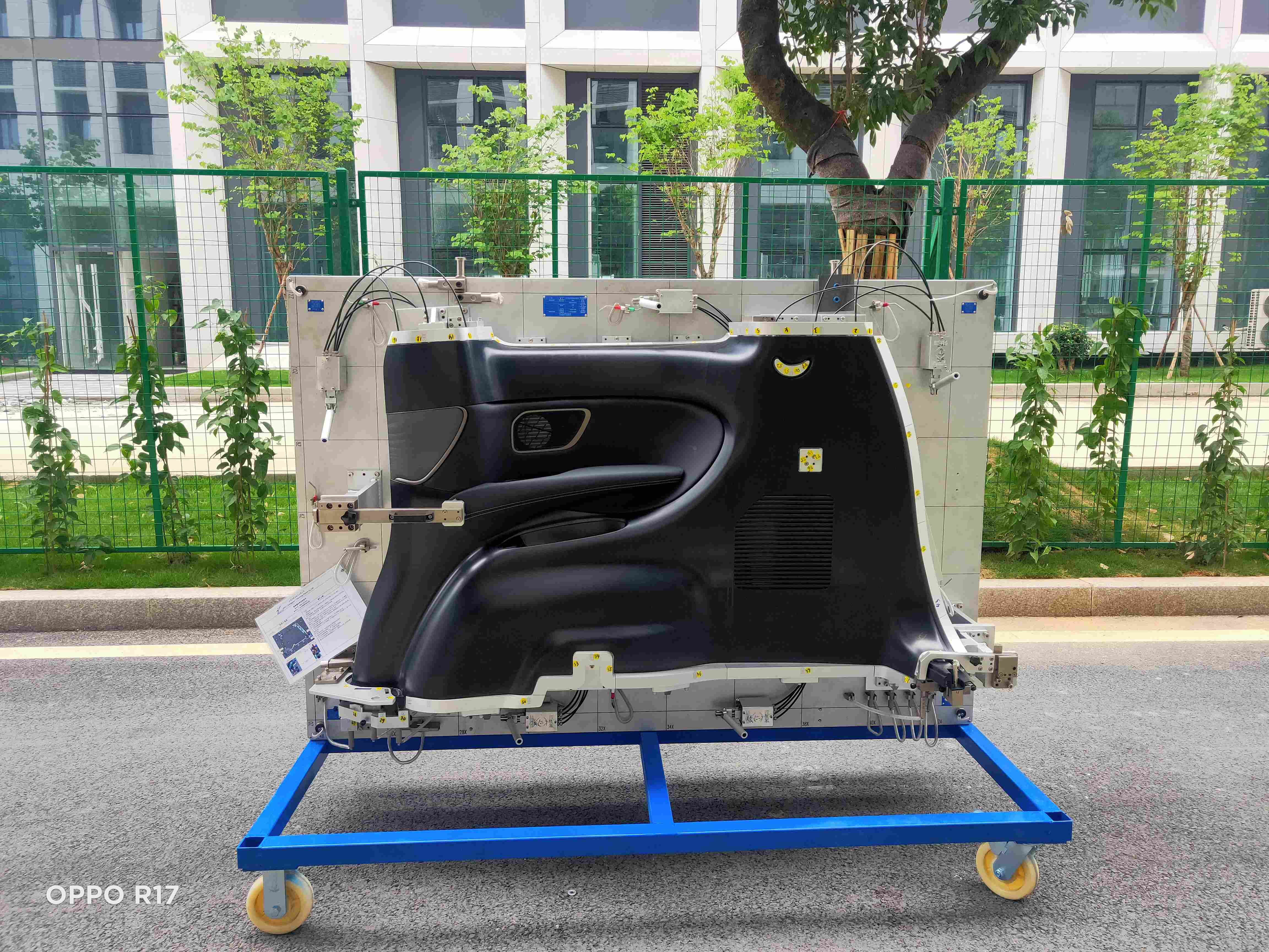 High-end product checking fixture