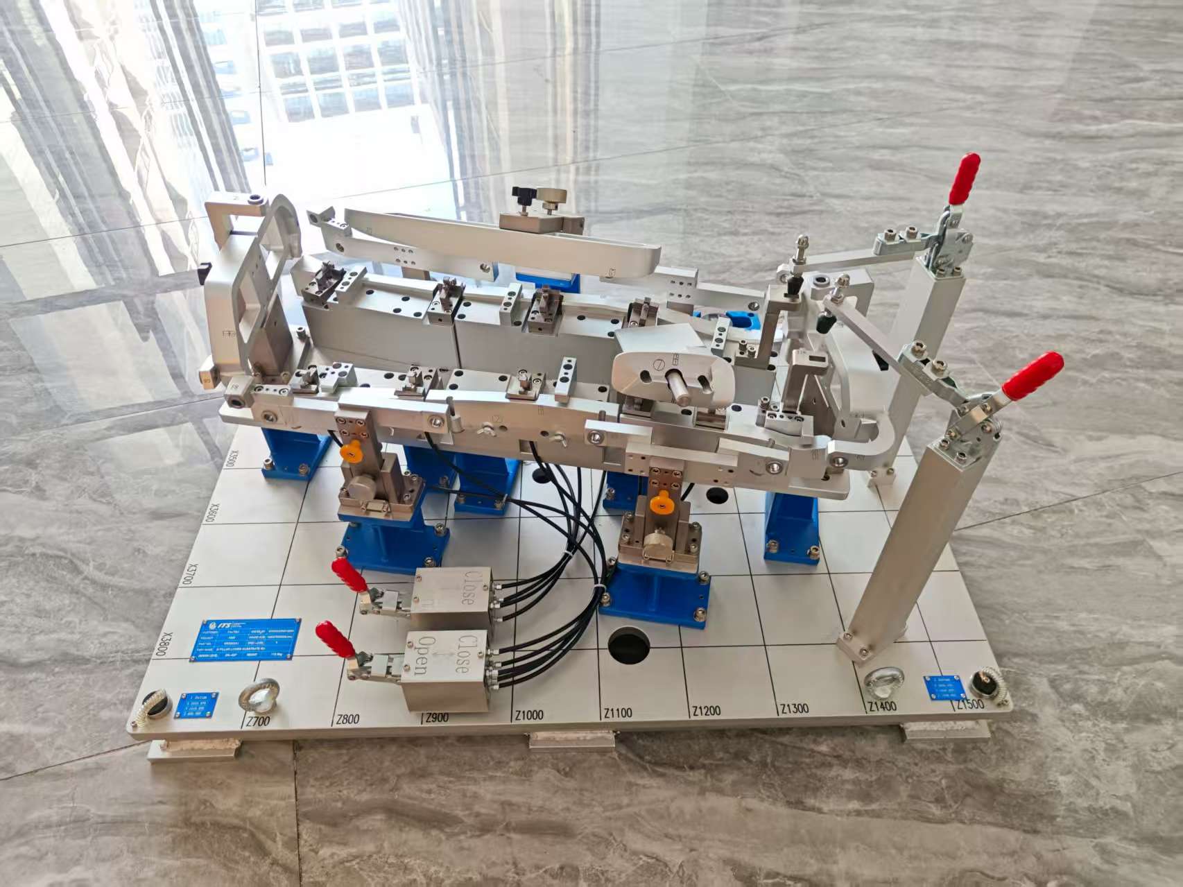 阿斯顿·马丁-202506